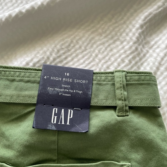 GAP Green Belted High Rise Shorts - Picture 7 of 8